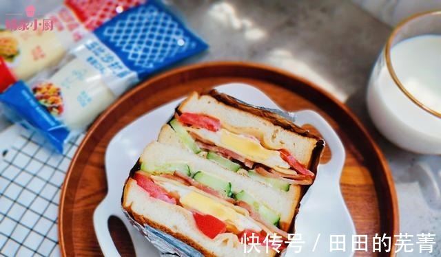 芝士培根煎蛋三明治|超简单的早餐自制三明治，这样做营养均衡又美味，完胜外卖~！