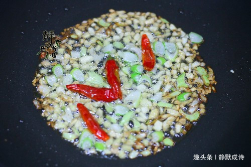 白菜帮不要扔,教你开胃做法,爽口下饭,比肉都招人待见