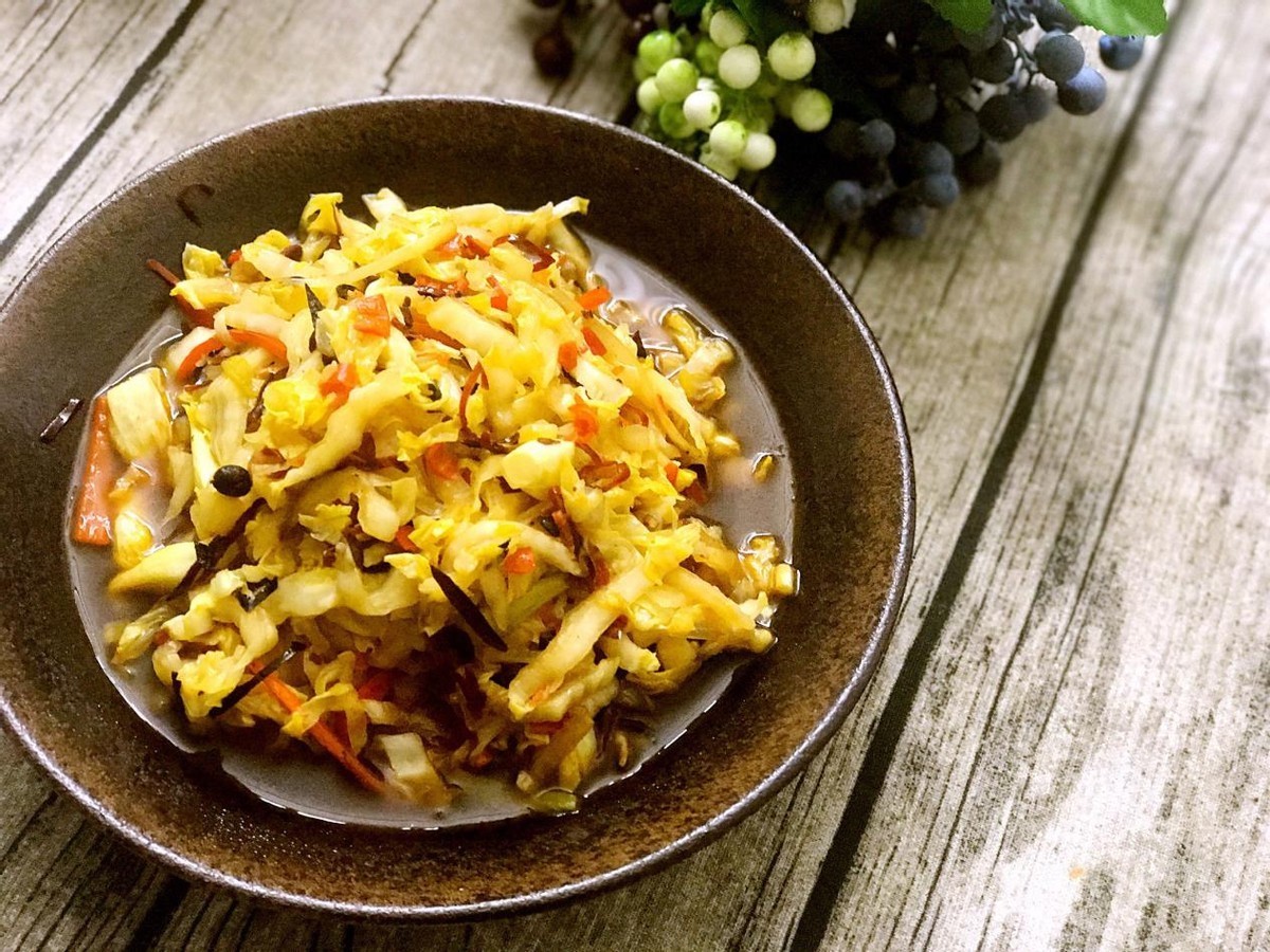 白醋|比醋溜白菜还好吃的一道菜,酸辣开胃,非常下饭