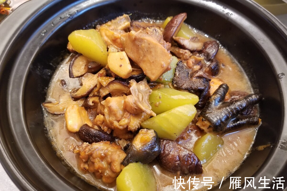 腥味|夏天多吃鸡肉,炖鸡肉时,不要直接加水炖,多做2步,鲜嫩没腥味