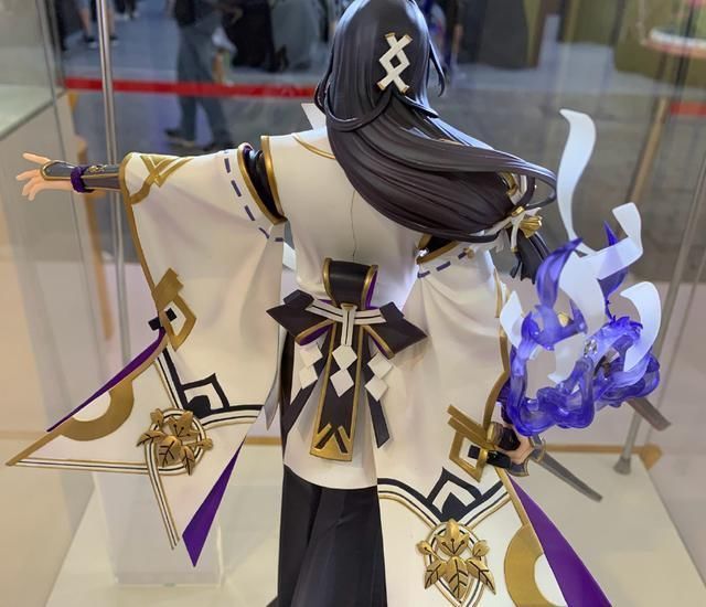 ssr|阴阳师SSR鬼切霜风白槿手办实物公开 高度还原鬼切美人的神颜值