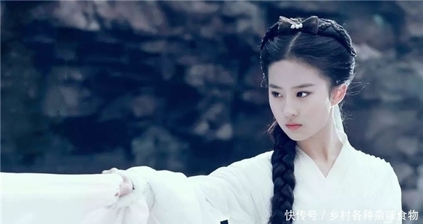 红透|给刘亦菲撑伞的配角,今红透半边天,新剧搭档陈伟霆“未播先火”