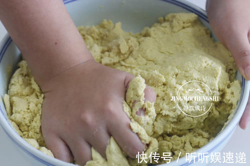 家乡美食黄米面油炸糕，每年过年前都炸一大盆，外酥里嫩吃不够