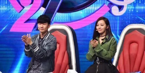 张靓颖 同是超女出道,李宇春张靓颖已成评委,而这位冠军却重返选秀舞台