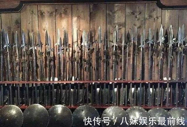 三国演义中&为何古人用的兵器,现代人拿都拿不动?真相令人哭笑不得