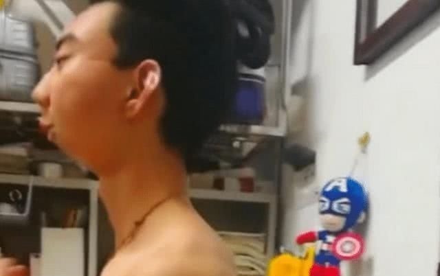 朵进|“肌肉男生受欢迎，前提得是你不丑，长得像土拨鼠就别健身了”