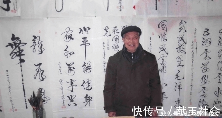 中国书法！农村老人苦练独门书法功夫“一笔成字” 一连夺五次中国书法金奖