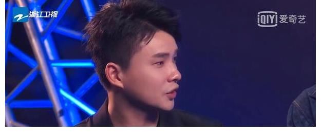 谭轩辕|中国好声音:看了谭轩辕的微博,发现他基本无缘冠军