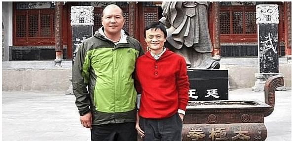 年薪|李连杰介绍的保镖，为马云挡枪后获百万年薪，马云退休后他怎样了