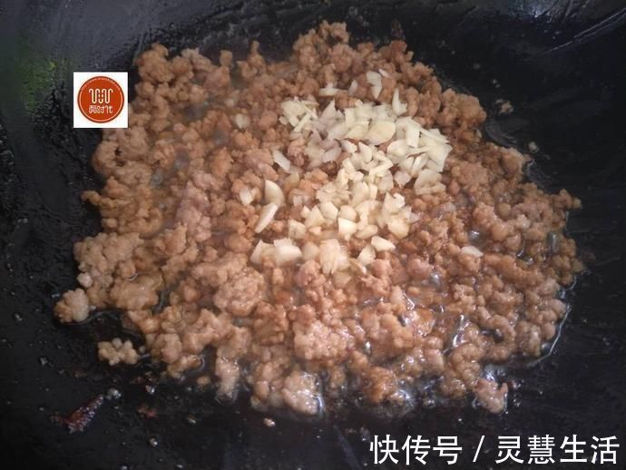 茄子最好吃的做法，这样炒省油不油腻，秒杀红烧茄子，做法还简单