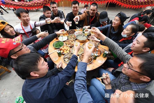 去世|48岁男子，深夜心梗去世，医生：睡觉时若有2种异常，尽早就医