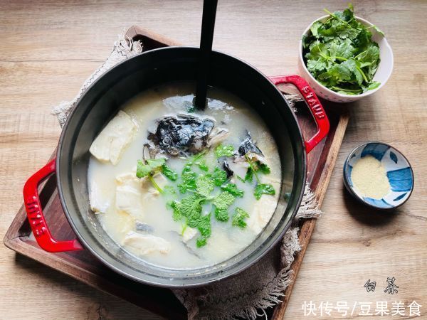 #福气年夜菜#汤鲜味美的鱼头豆腐汤
