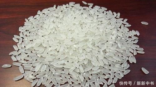 矿泉水瓶|花盆里撒上这两样东西，不生虫不黄叶不烂根，还能疯长爆盆