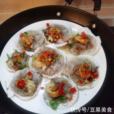 勺油|「鱼小厨：蒸」超简单大菜-蒜蓉粉丝蒸扇贝