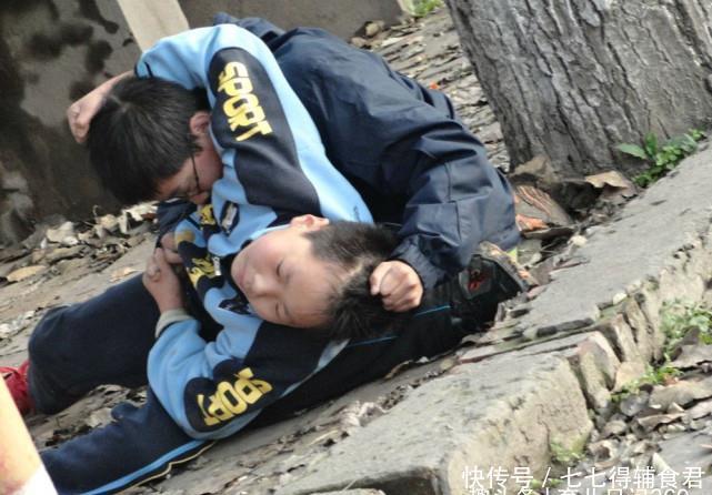 岁前|6岁前孩子常做的坏习惯,家长若不"自知",孩子未来很"受伤"