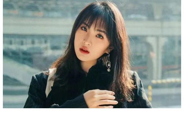 丁真|《中餐厅》嘉宾简历引发热议：刮目相看的姚安娜，夸不出口的丁真