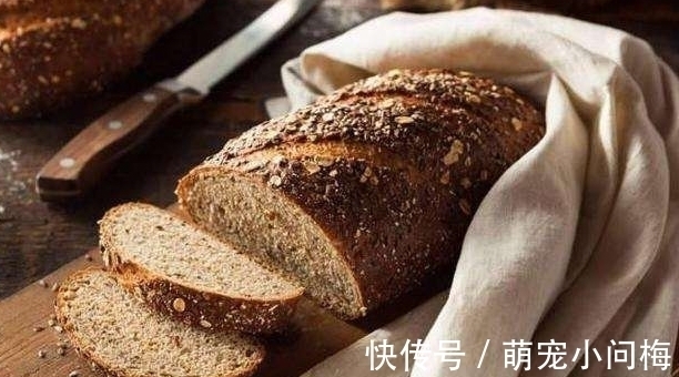 去面包店买面包时，内行人不买这5种，面包师：不懂的人喜欢吃！