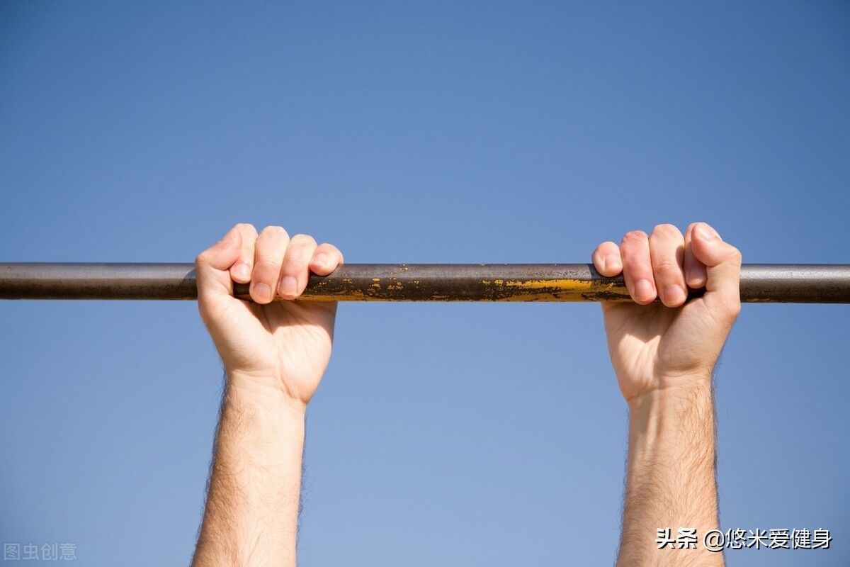 动作|引体向上握不紧单杠怎么办?每天训练1个动作,快速提升双手握力
