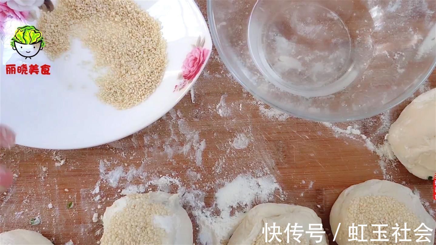 烙饼一定要软,别下手和面,教你凉了也不硬的葱花饼,真的太香了