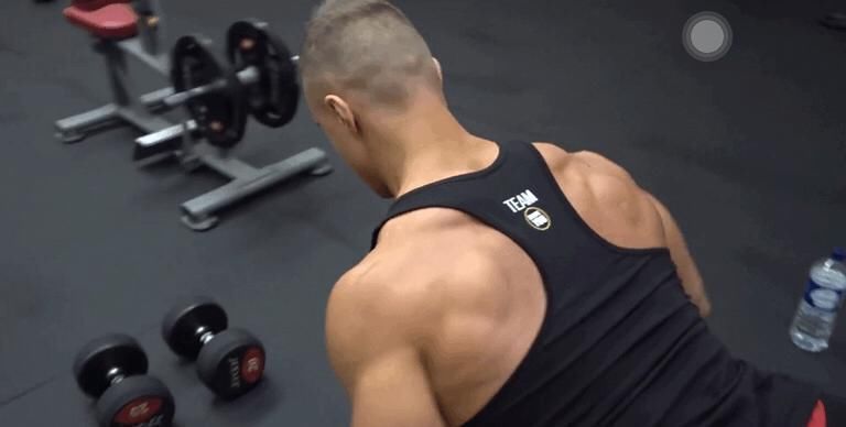 绳索|男生健身先练胸肌,不显强壮反倒影响了体态你应该先练这个部位