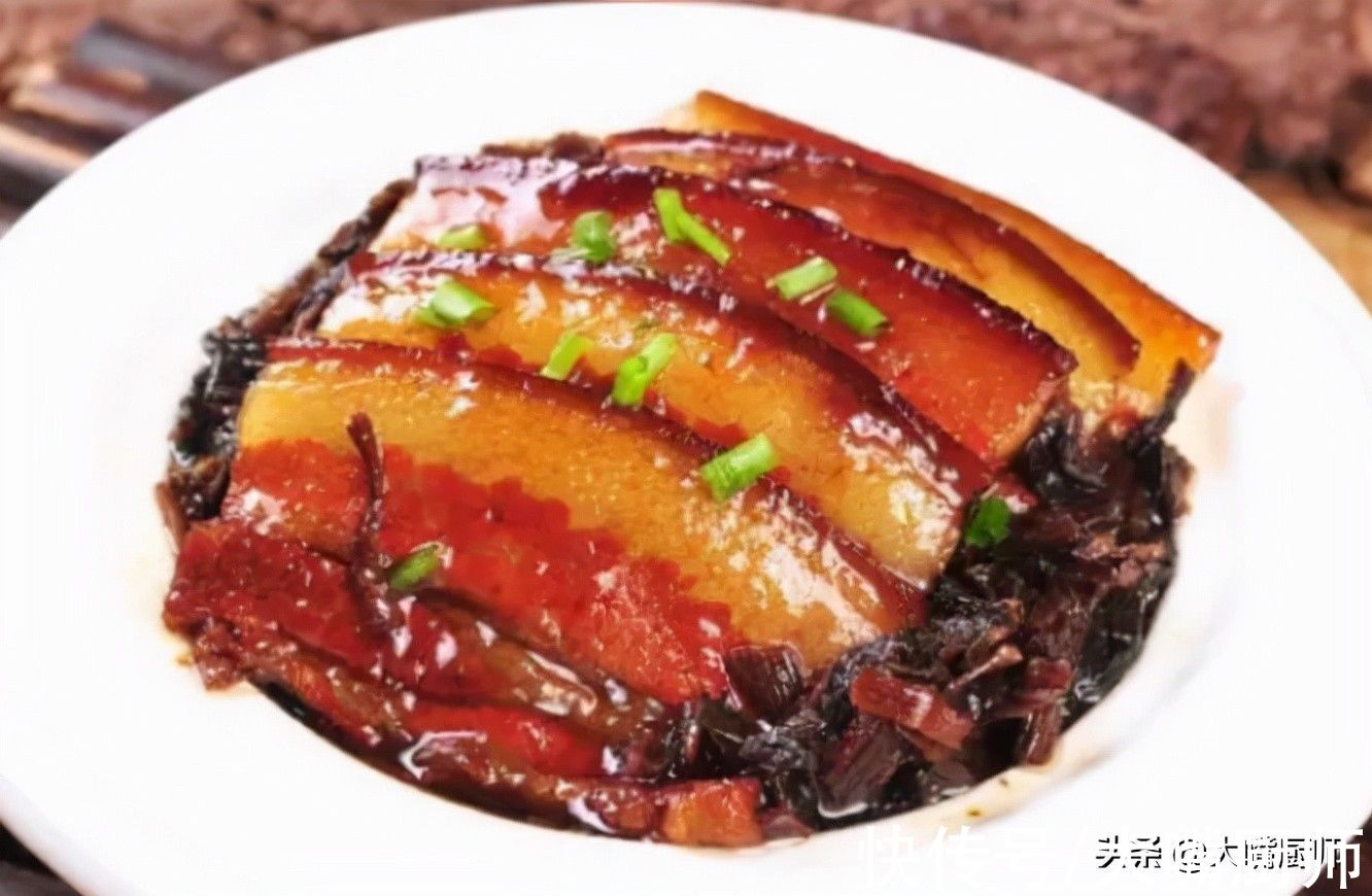 ?老广教你梅菜扣肉的地道做法，好吃的关键有3点，口感酥烂味道香