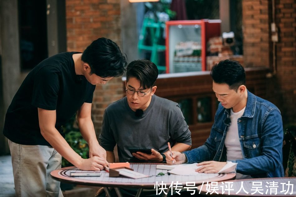 翻紅之后不想退出娛樂(lè)圈了？張智霖接受采訪時(shí)表示：換了一個(gè)賽道