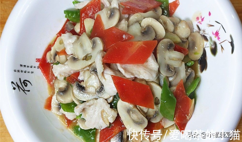 蘑菇炒肉，不要直接下锅，学会这个小窍门，口感滑嫩鲜美好吃