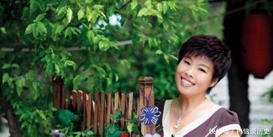 于丹的国学水平,究竟如何?老梁的解释略显肤浅,陈丹青揭露本质