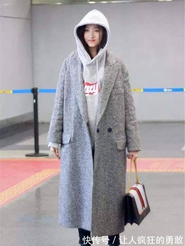 街拍 旧大衣穿得不好看别再买了!换这5种内搭都够了,照着穿准没错!