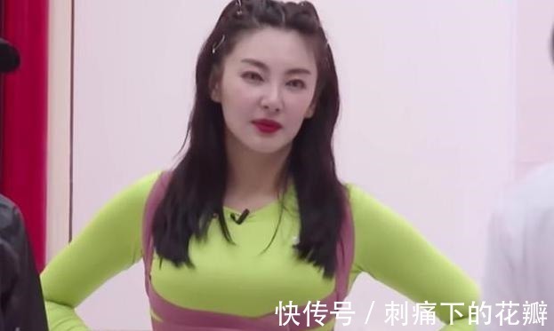 漂亮 中年女人想要越活越好看,建议在这4处多花时间,精致漂亮显年轻!