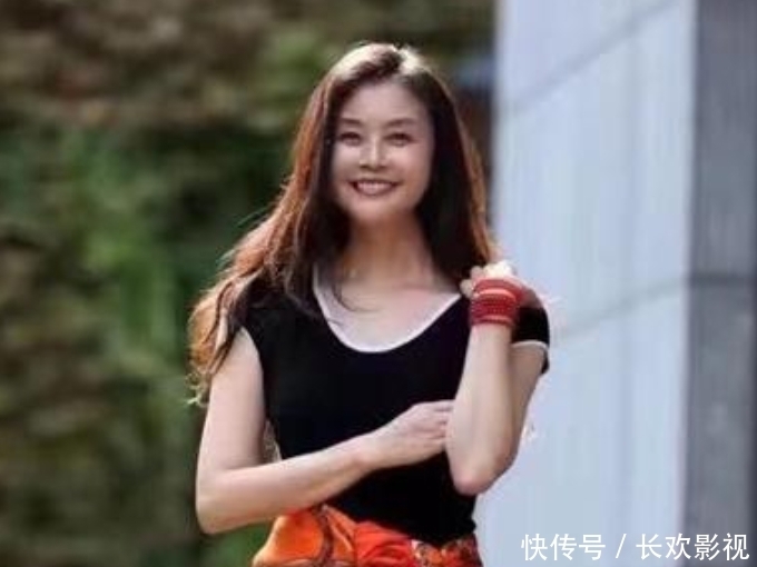 演员的诞生|娱乐圈“母凭女贵”?蓝盈莹妈妈2分钟的镜头,其他妈妈足足7分钟