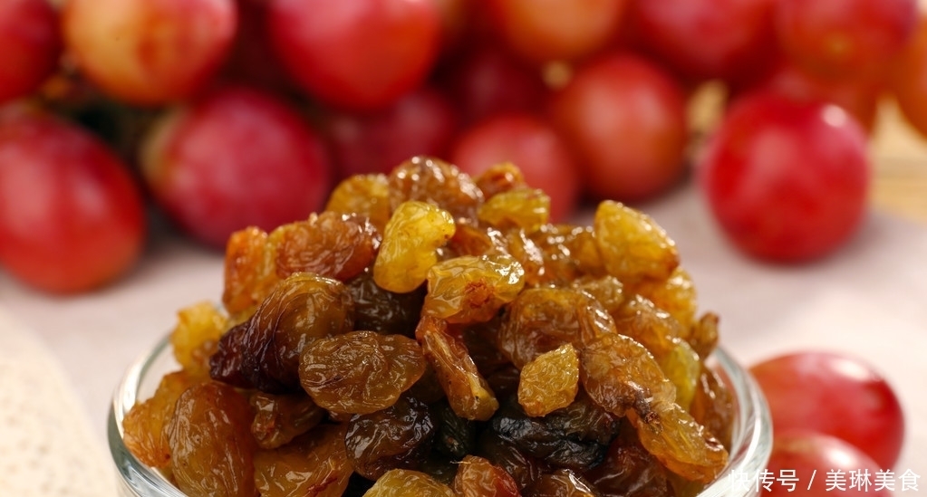 吃葡萄干时，需要水洗吗？多数人都做错，不懂相当于白吃！