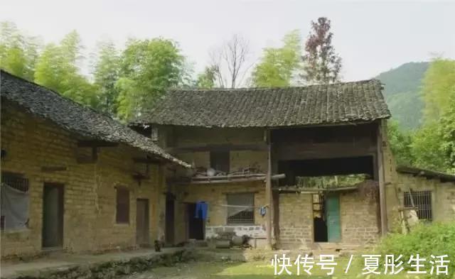 改造|农村370㎡破旧祖屋改造豪华大别墅,村民纷纷踏破门槛来参观