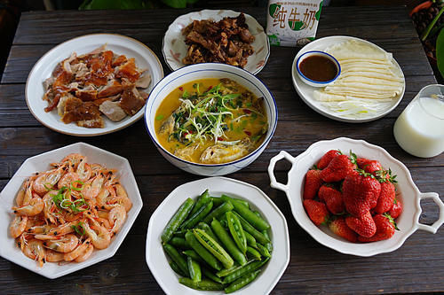 黄辣丁|老公过生日,只有简单的几道菜,网友:过日子,自己舒服就好