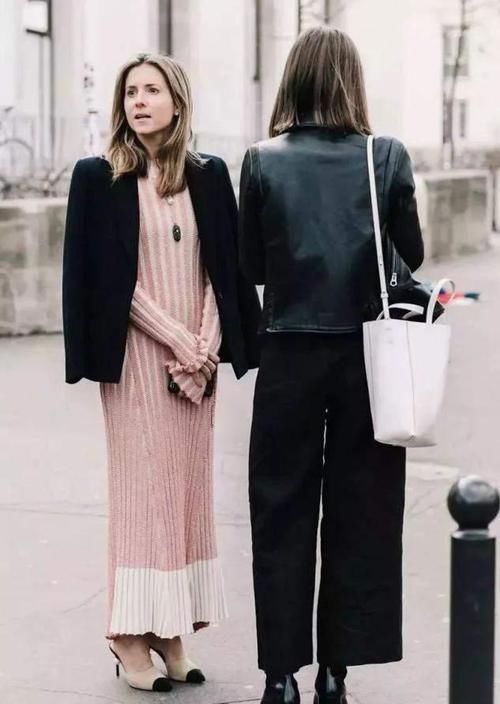 ?大衣里面穿什么才时尚？今年推荐这3种“内搭”，减龄保暖又耐看