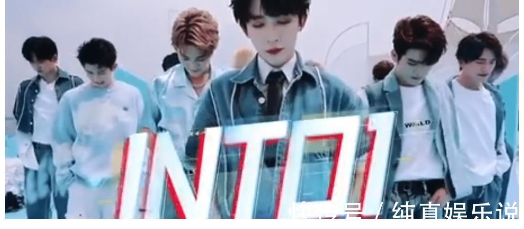 這一同框，網友們都開始質疑劉宇的身高了