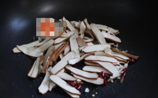 一道素小炒,清新爽口,上桌比肉菜受欢迎