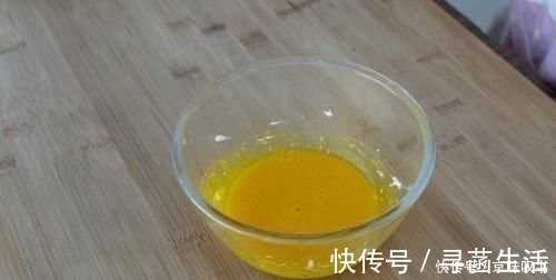 入口即化的桃酥,轻轻一碰就咬下来了,简单3步,配方比例超详细