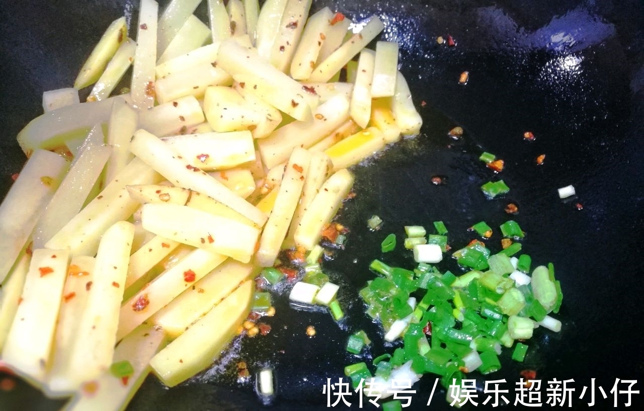 下饭|土豆此做法,下饭又解馋,大人孩子都爱吃,吃着太过瘾了