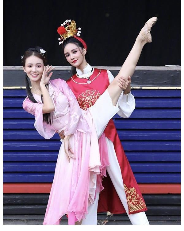 《舞蹈生》完美結(jié)束，金晨穿靴子熱舞，粉絲熱議不斷