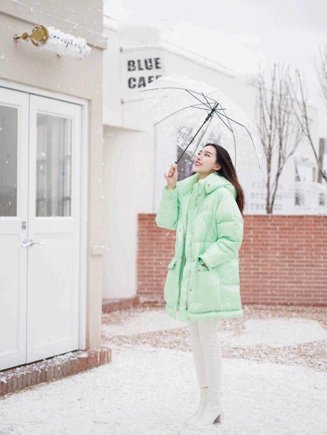 紧身裤|天冷了,“羽绒服”不能缺席,今冬流行这样穿,温暖显瘦又有气质