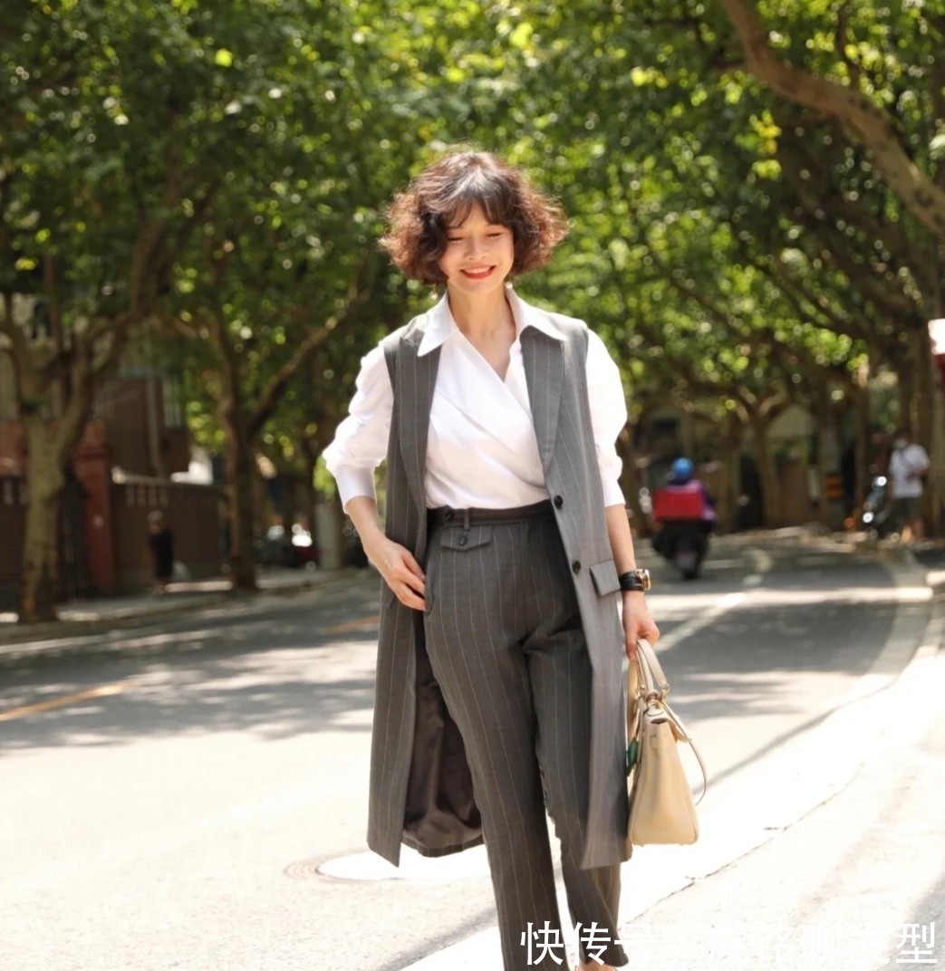 大龄|秋季怎么穿更有范?看看这位博主的穿搭,每一套都透露着时髦感