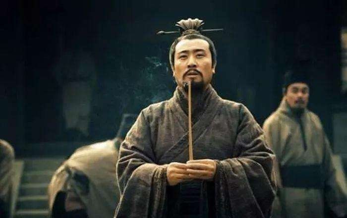 册封|关羽不同意册封黄忠,其实心中另有人选,原因很现实!