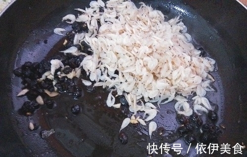 豆豉|别只会用虾皮做汤了,和它一起炒,比肉还香,鲜美下饭还能补钙