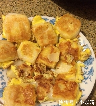 娜姐|早餐就该吃此物,不放面粉,不醒面,喷香营养,刚出锅连吃3个