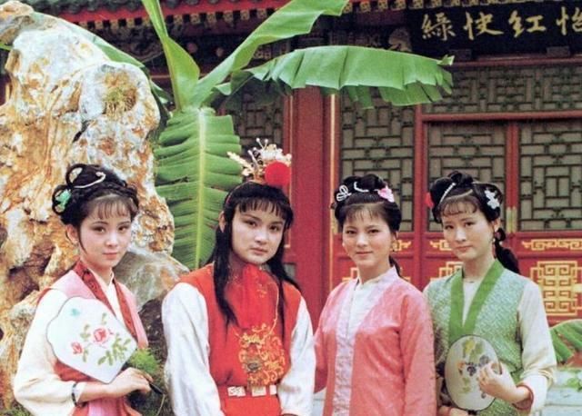 周姨娘@晴雯夭亡,袭人改嫁,究竟是谁做了贾宝玉的妾?