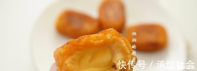 年糕不用买,自己做也很简单,咬一口,还会爆浆