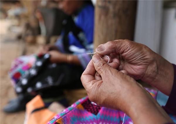 被子总在被罩里“乱跑”别用针缝，教你这个实用小方法，很服帖