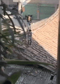 |搞笑GIF图:当你想吸氧气的时候,希望你记得这一刻