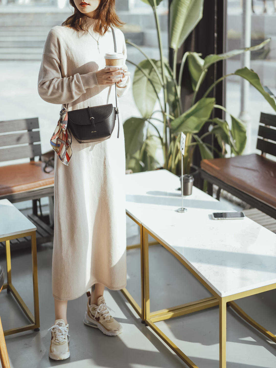 应季性|运动鞋到底有多百搭?裤装裙装都能配,上身效果一点不含糊